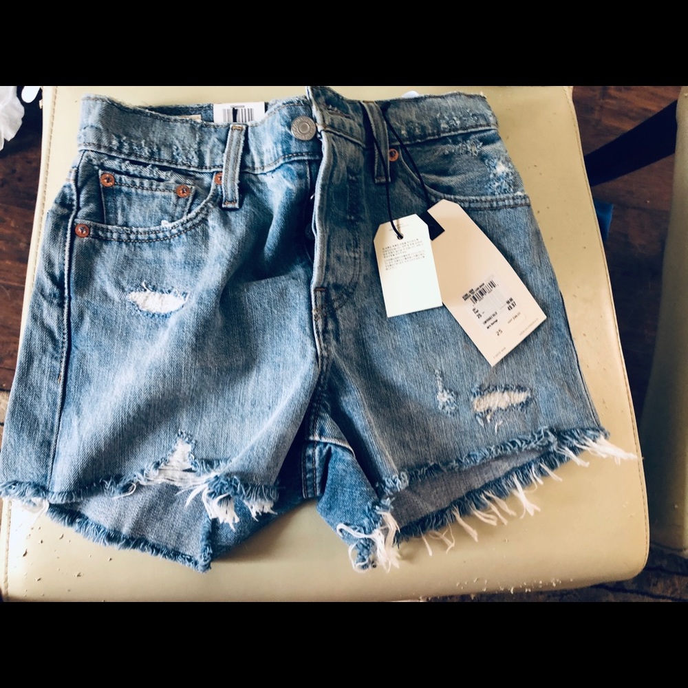 Levis Wedgie Shorts